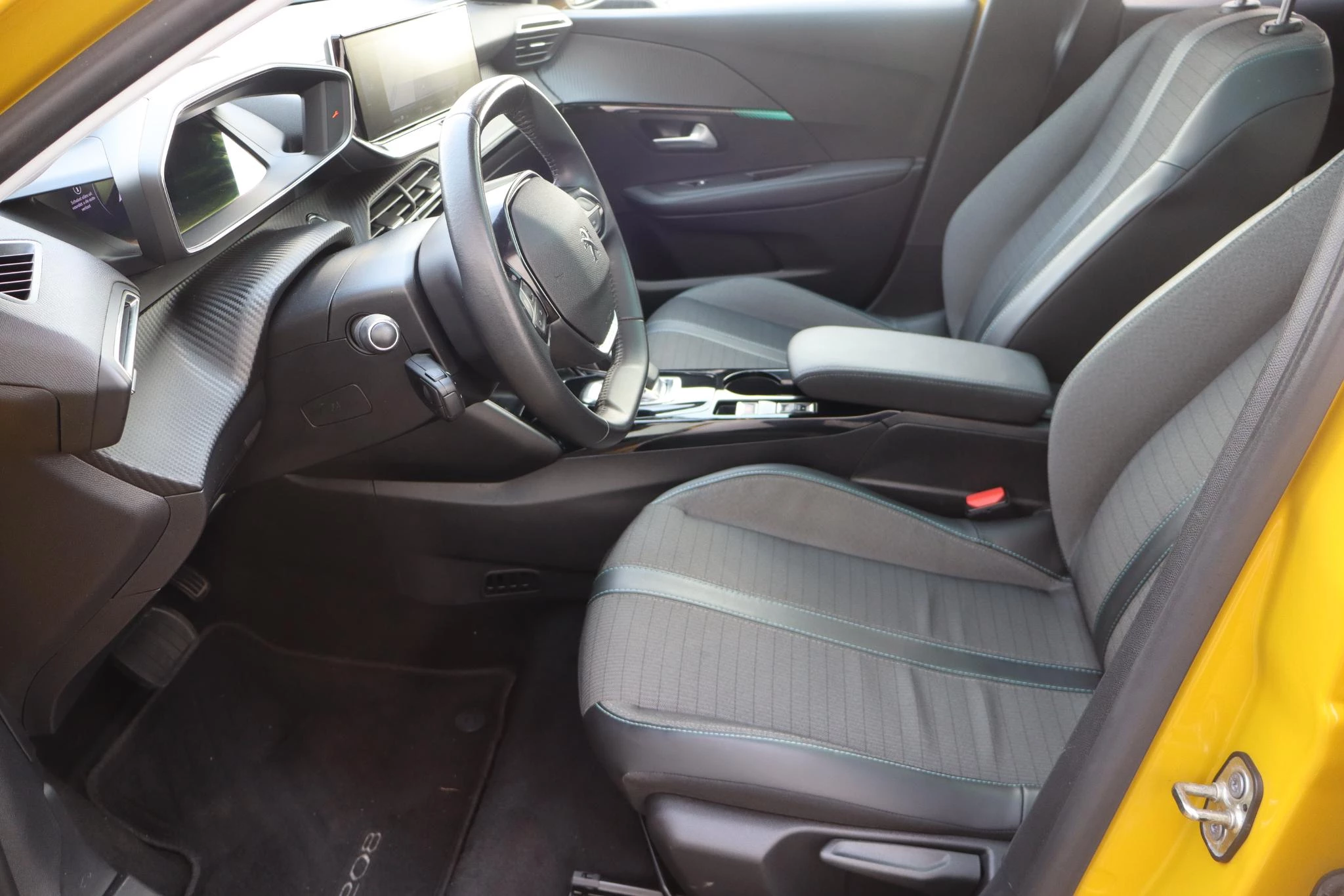 Hoofdafbeelding Peugeot e-208