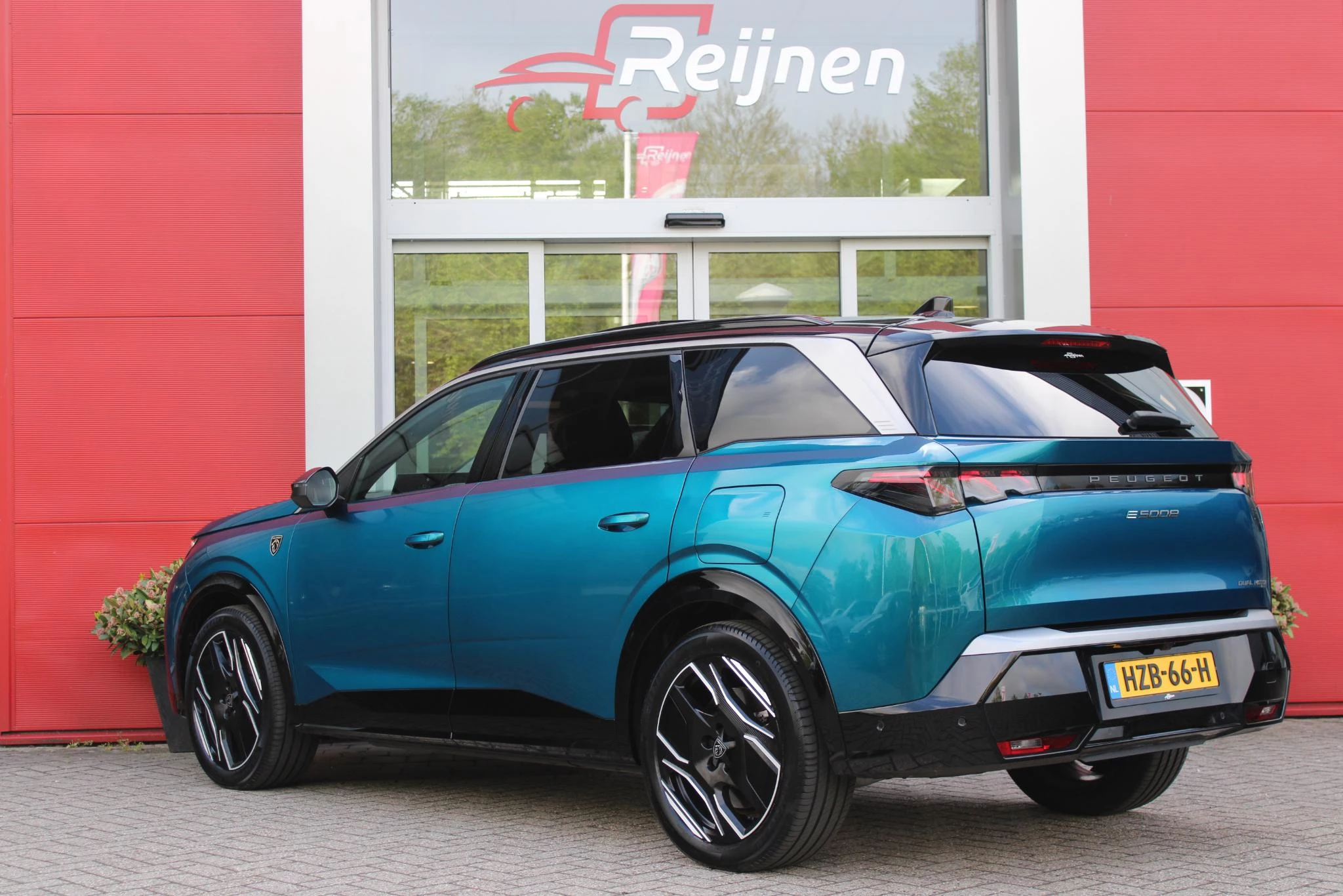 Hoofdafbeelding Peugeot e-5008