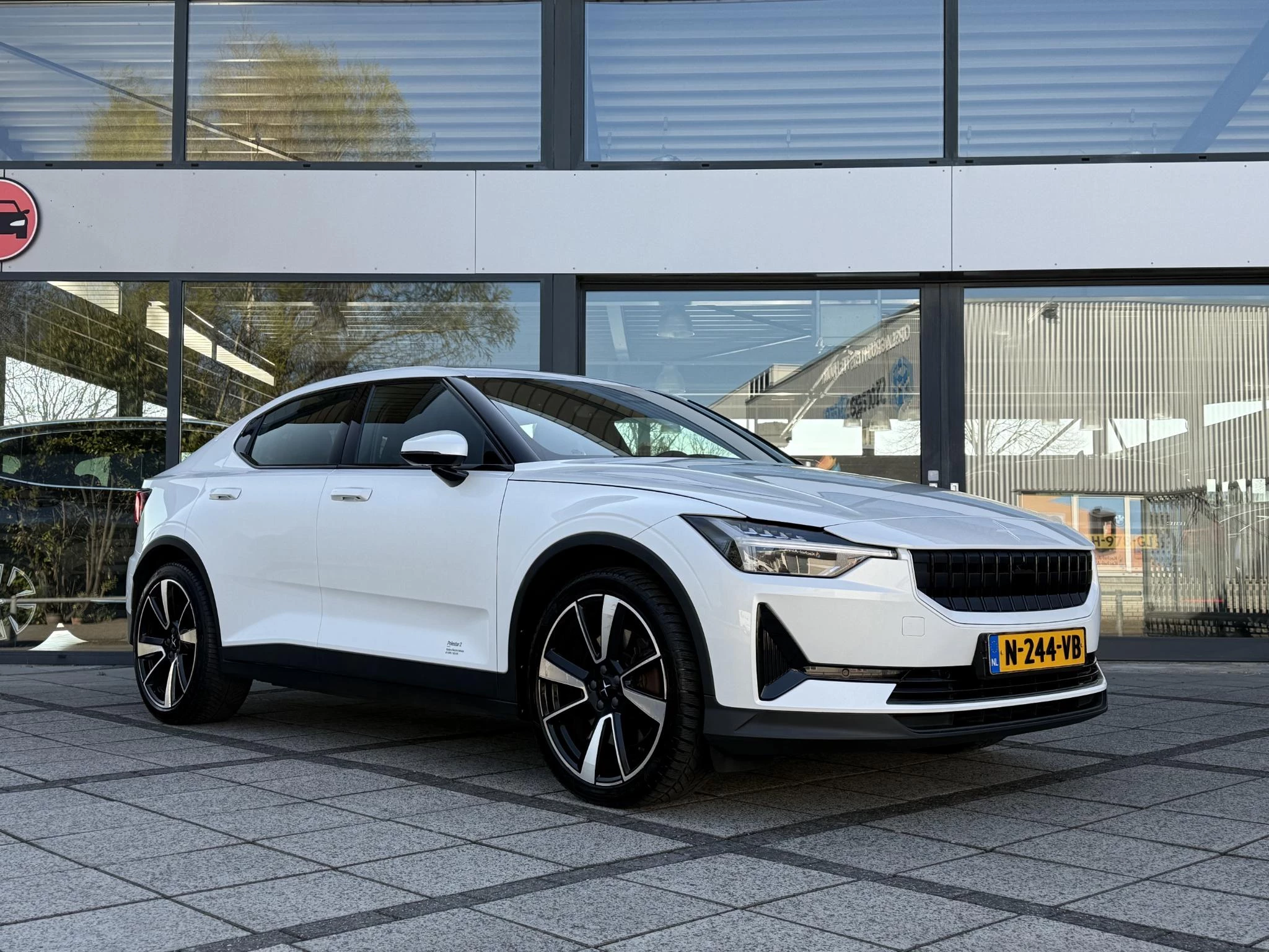 Hoofdafbeelding Polestar 2