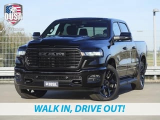 Dodge Ram 1500 Laramie | Night Edition | Crew Cab | 4X4 | 2025 Panorama | 14,4-inch Touchscreen | Passenger Display Meerprijs extra opties / Accessoires zoals Deksel, Backflip, Fenders, wraps, Stripings etc