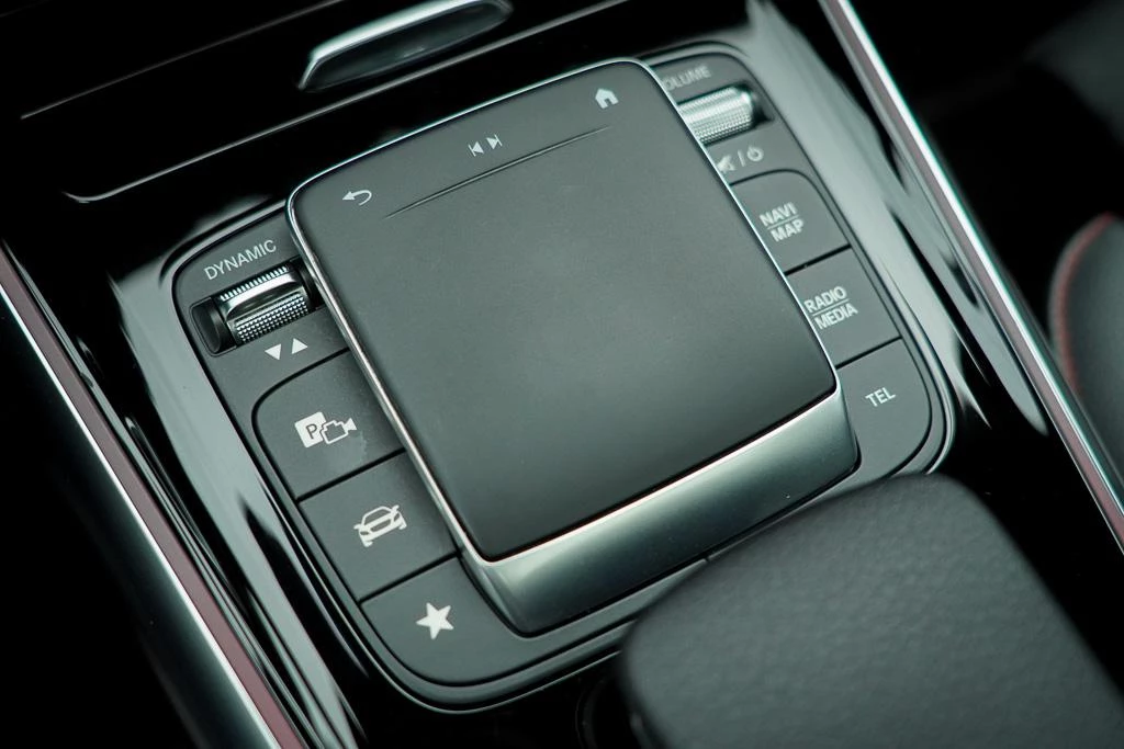 Hoofdafbeelding Mercedes-Benz EQA