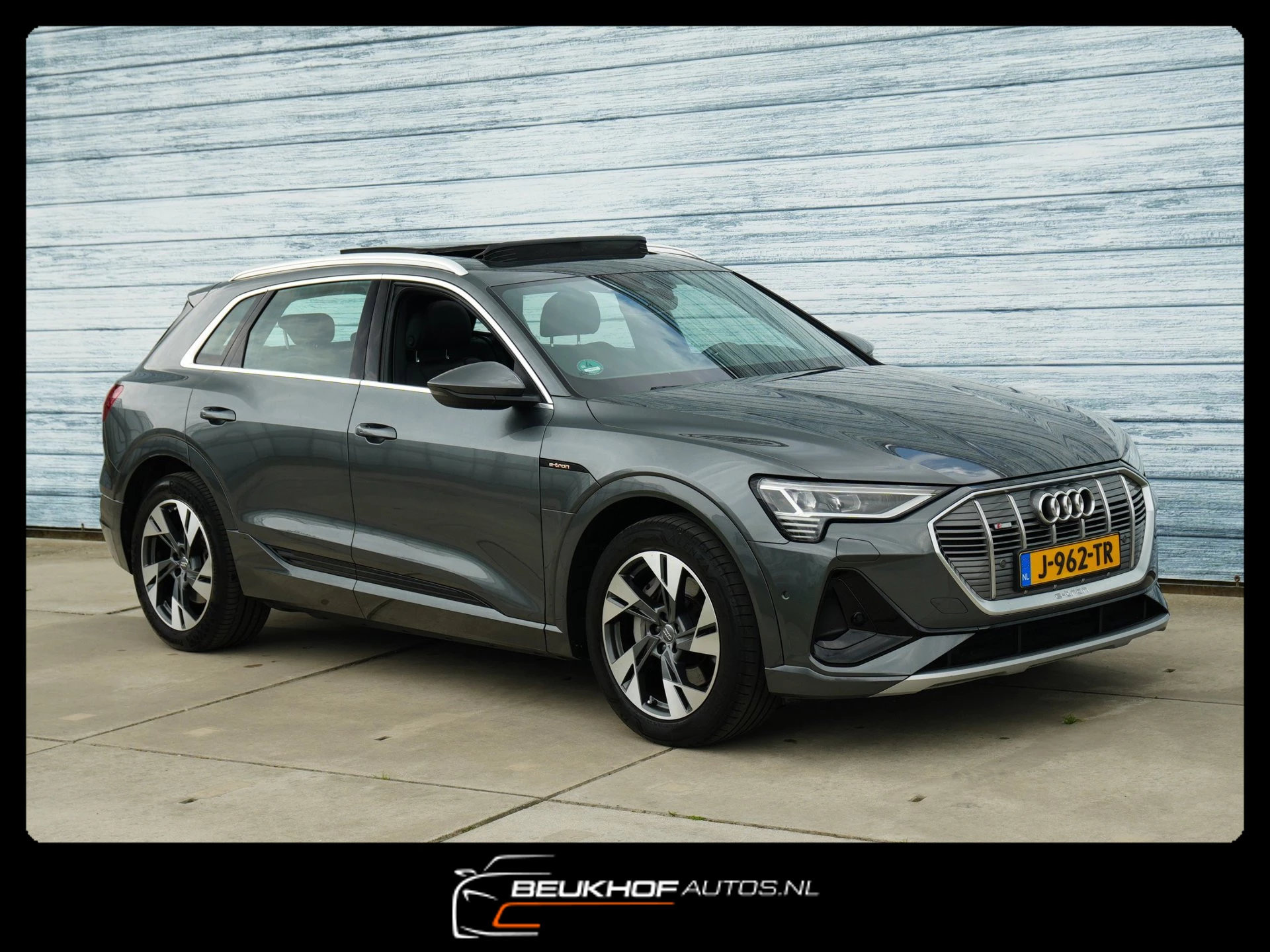 Hoofdafbeelding Audi e-tron