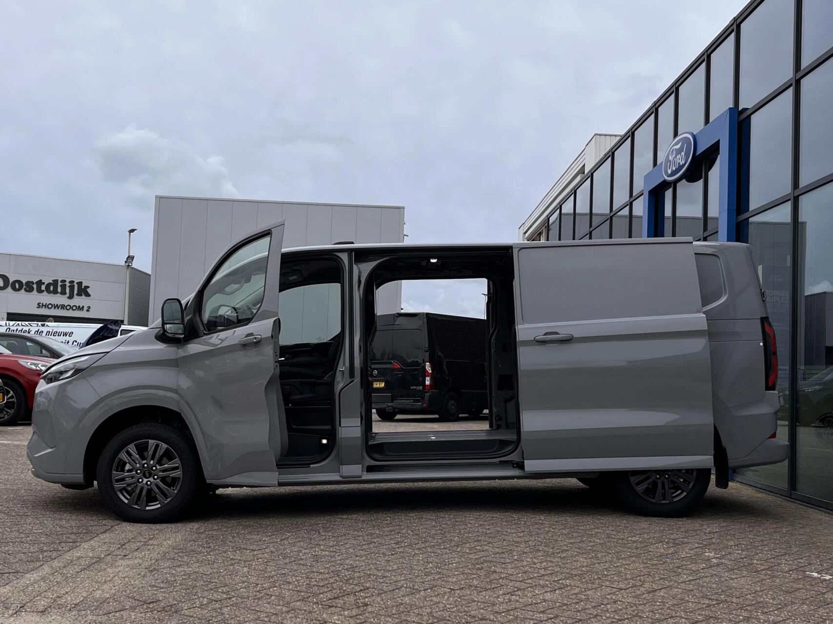 Hoofdafbeelding Ford E-Transit Custom
