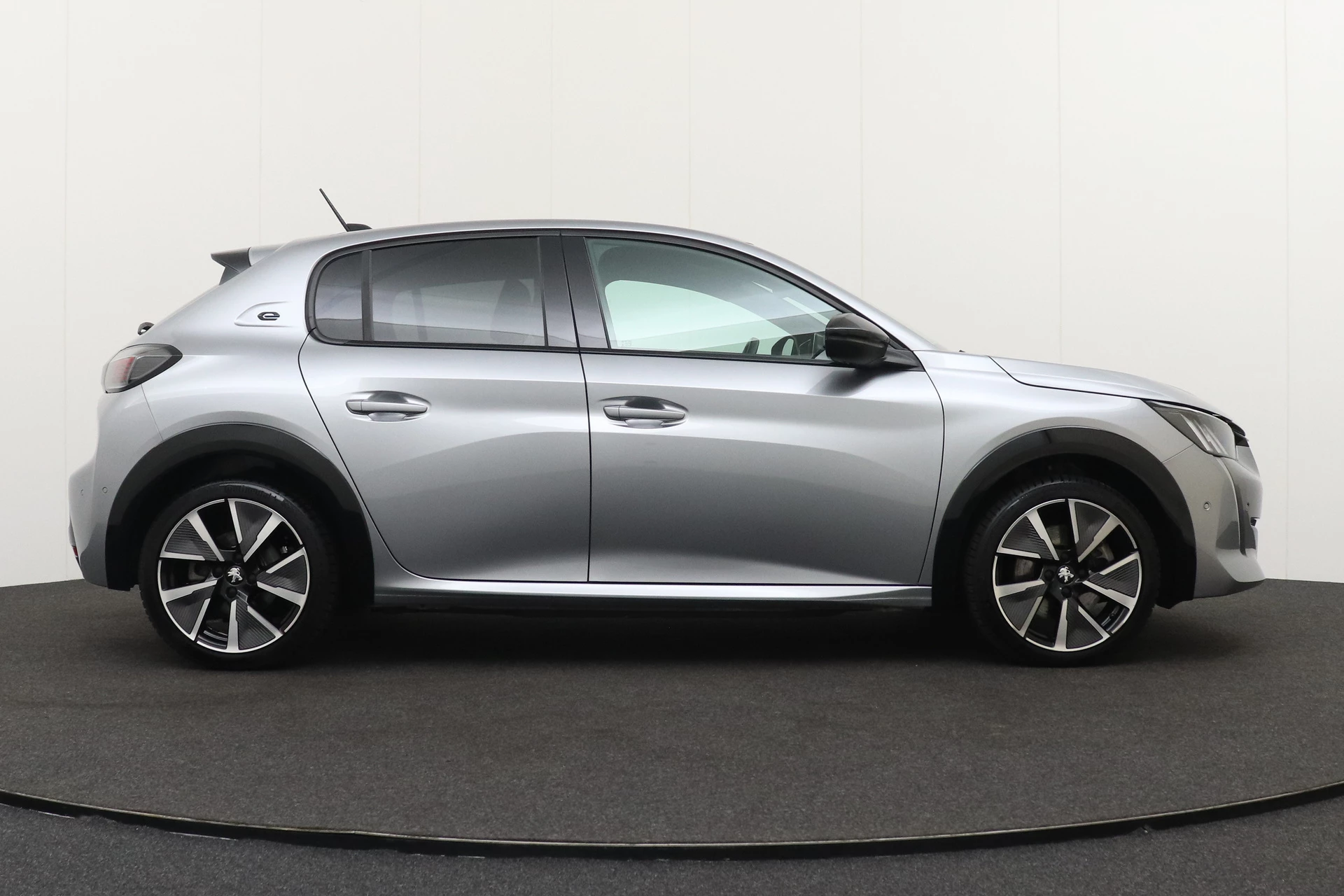 Hoofdafbeelding Peugeot e-208