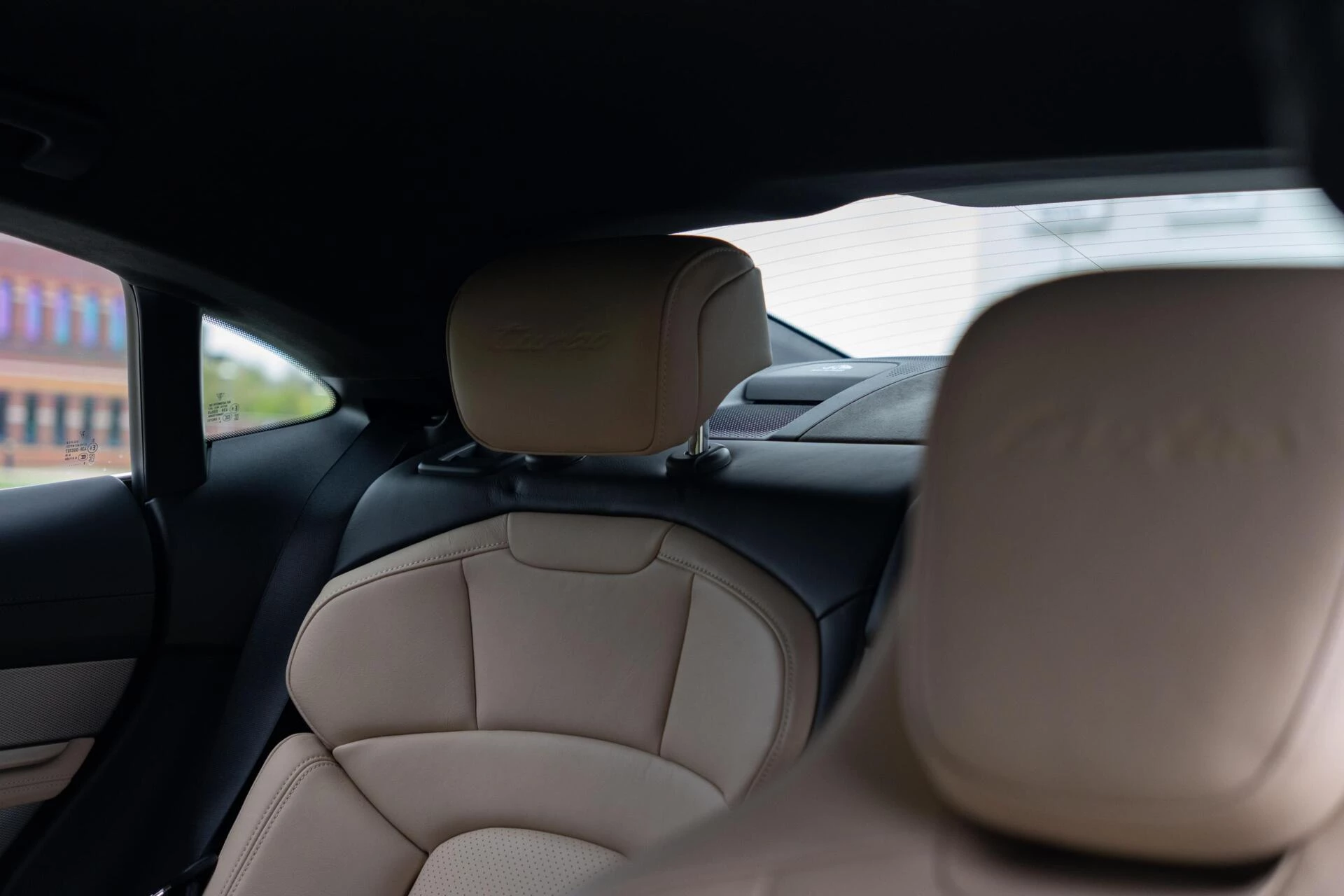 Hoofdafbeelding Porsche Taycan