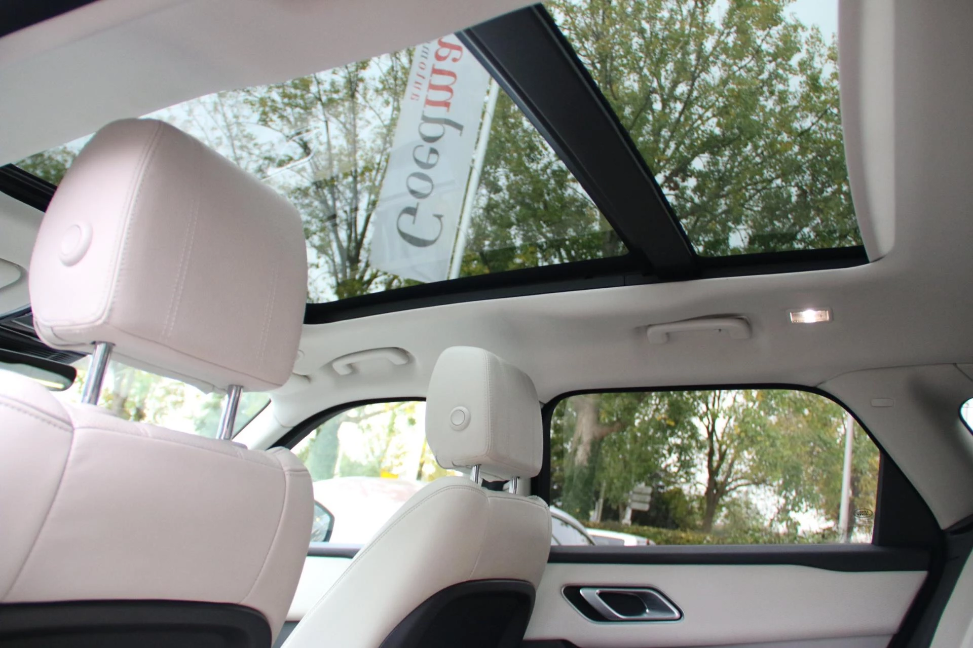 Hoofdafbeelding Land Rover Range Rover Velar
