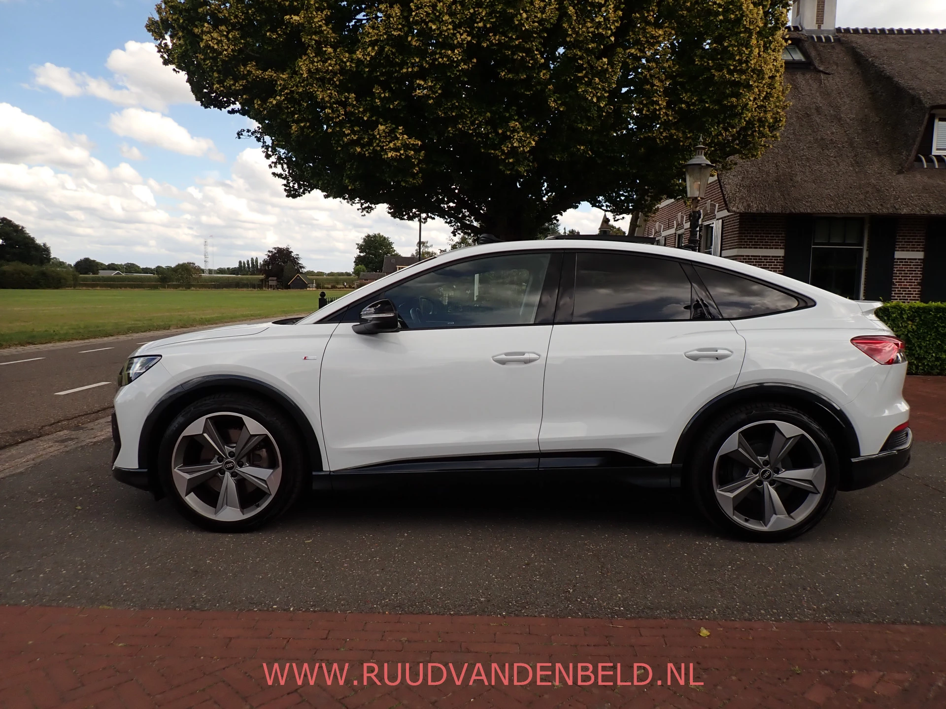 Hoofdafbeelding Audi Q4 e-tron