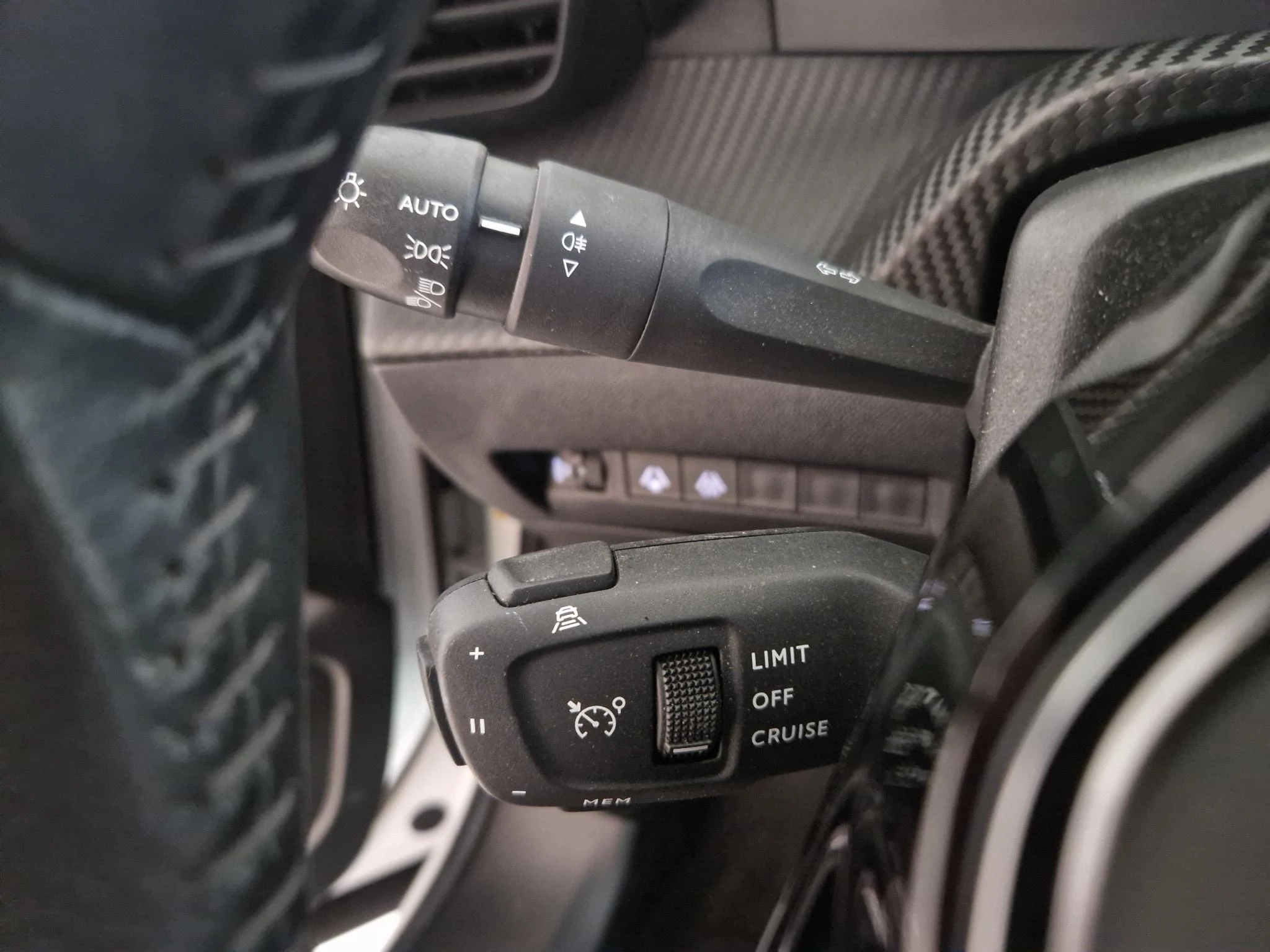 Hoofdafbeelding Peugeot e-2008