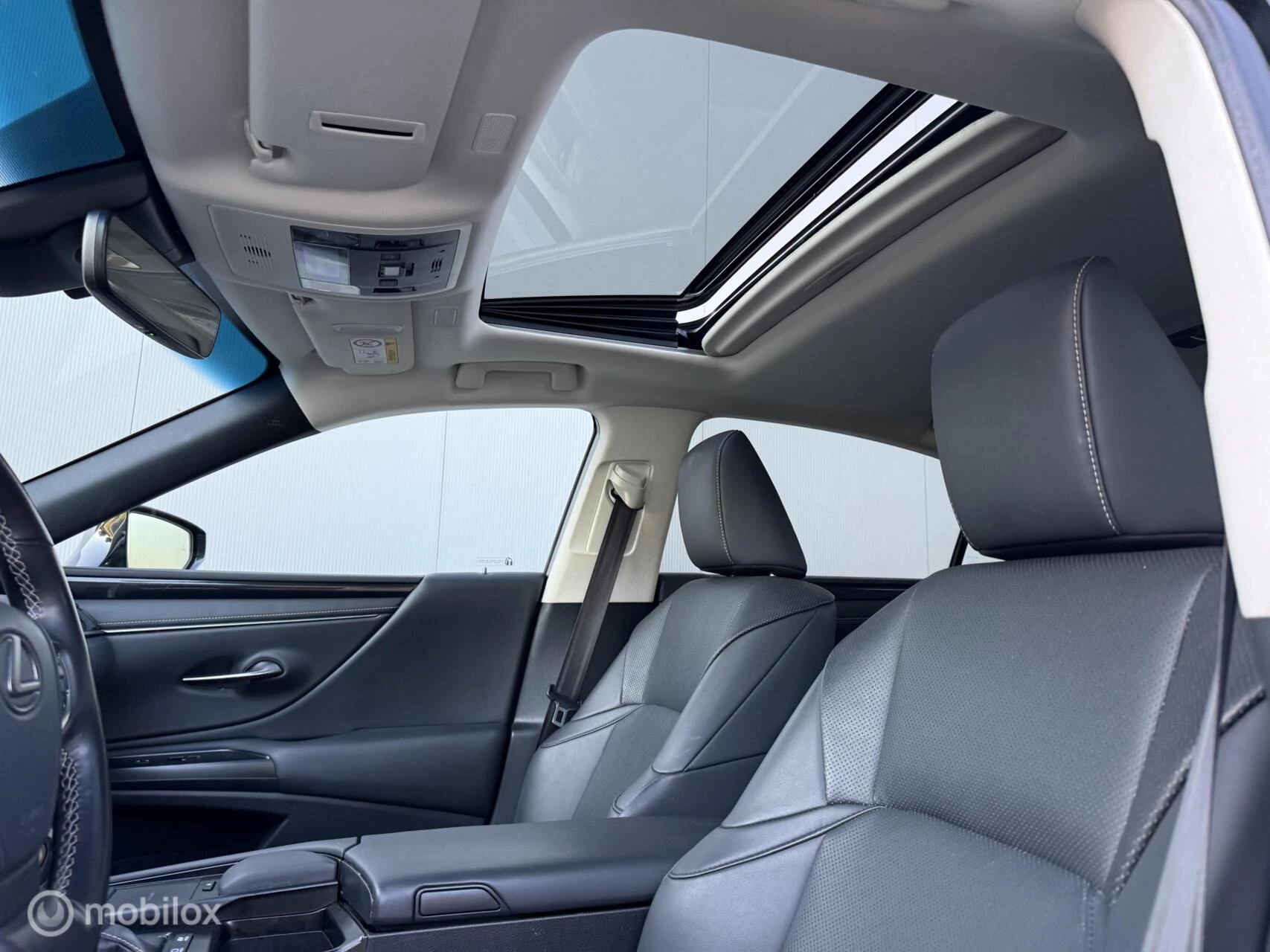 Hoofdafbeelding Lexus ES