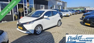 Hoofdafbeelding Toyota Aygo Toyota Aygo 1.0 VVT-i x-play AIRCO / CAMERA / GEEN AFLEVERKOSTEN APK FEBR 2027