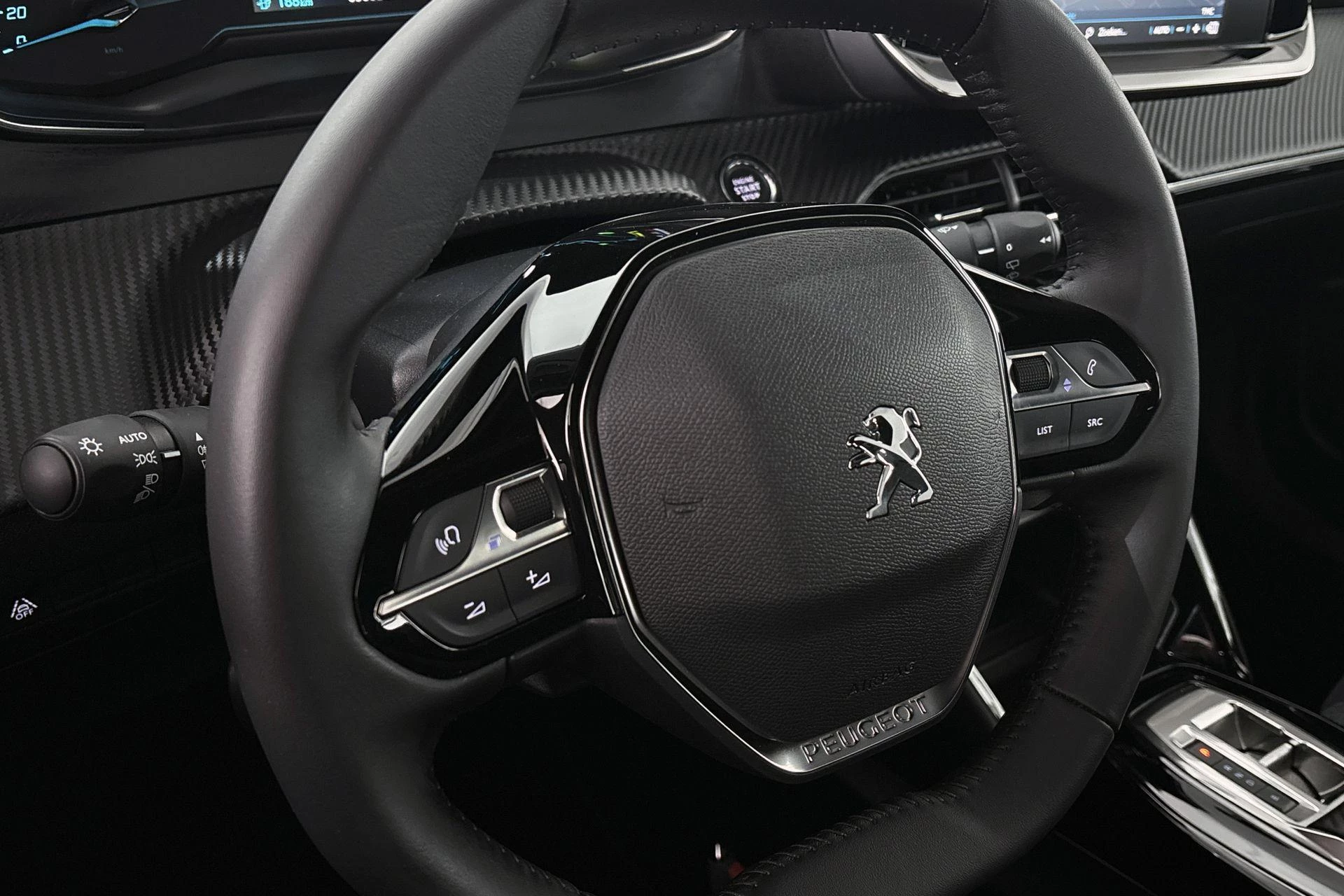 Hoofdafbeelding Peugeot e-2008