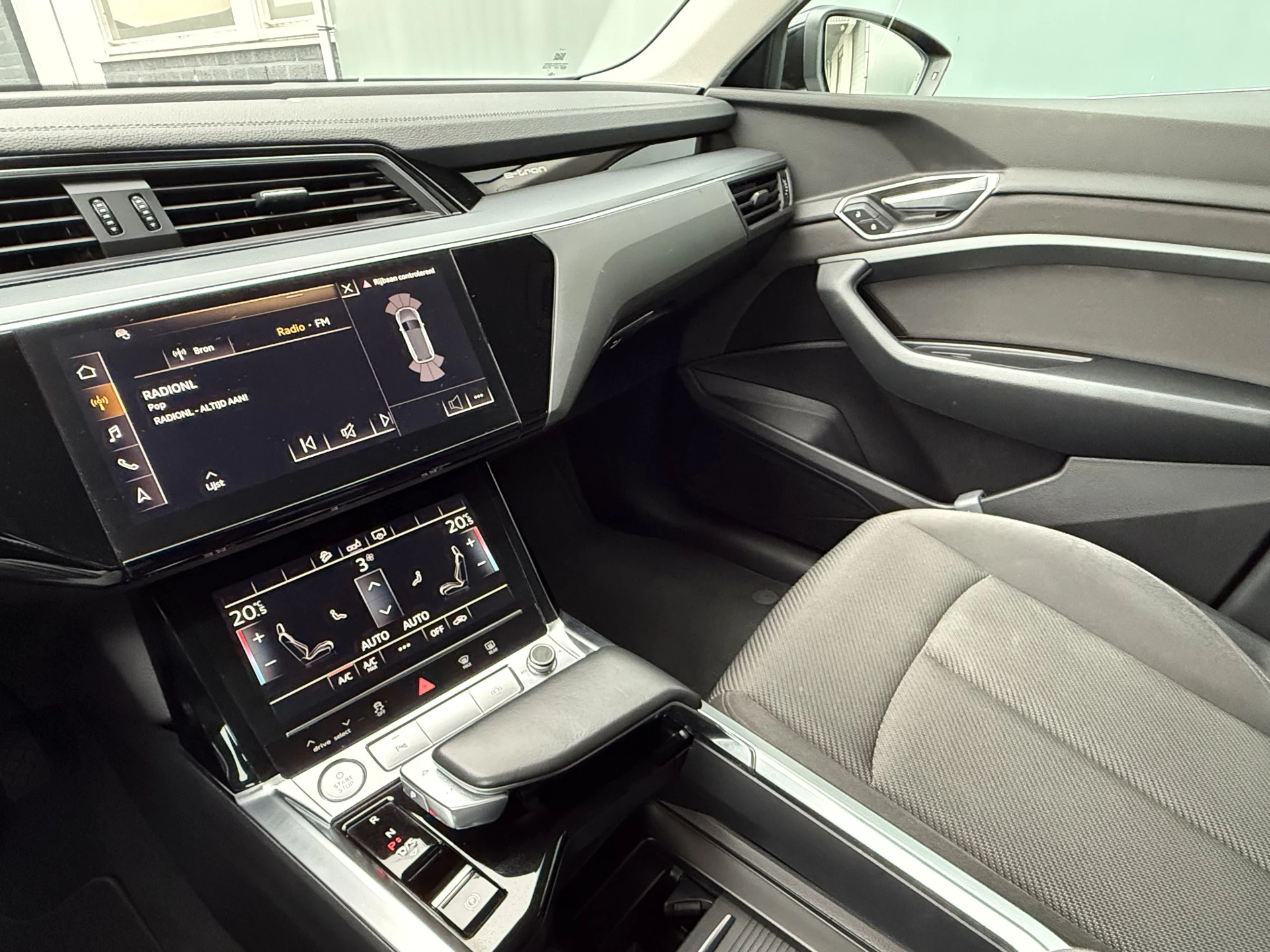 Hoofdafbeelding Audi e-tron