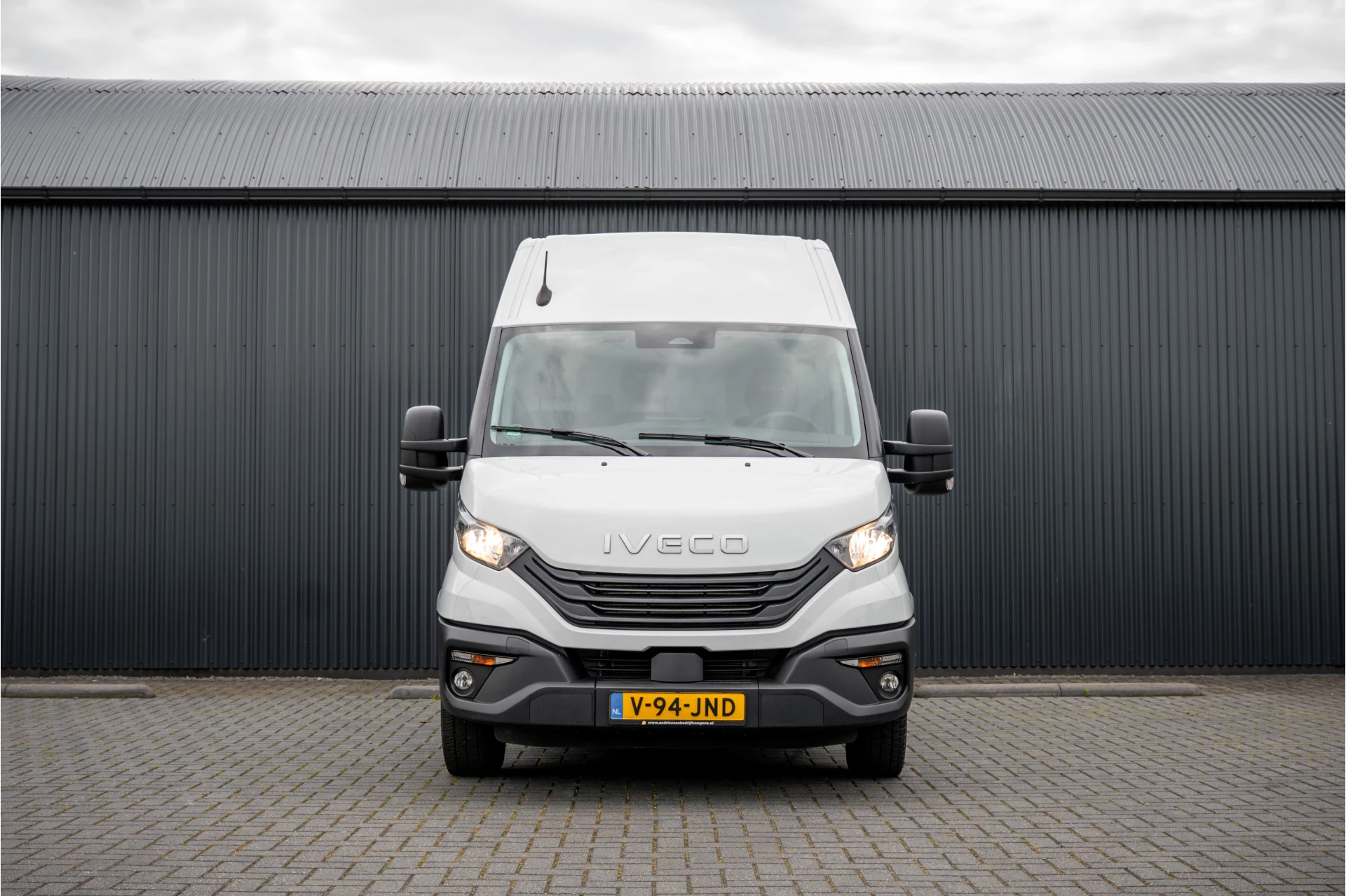 Hoofdafbeelding Iveco 35S18 | 3.0L 180PK | Automaat | NW MODEL | 3.5T Trekgewicht | Camera | Carplay | Climate