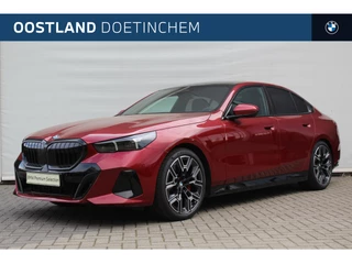 BMW 5 Serie 520i M Sport Automaat / Panoramadak / Comfort Access / Adaptieve LED / Harman-Kardon / Parking Assistant Plus