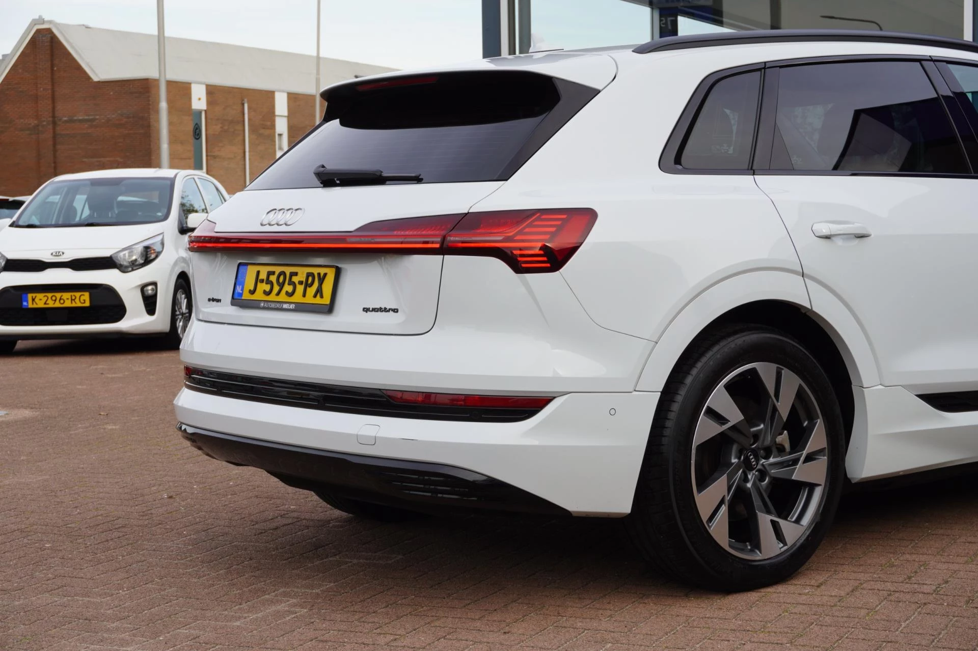 Hoofdafbeelding Audi e-tron