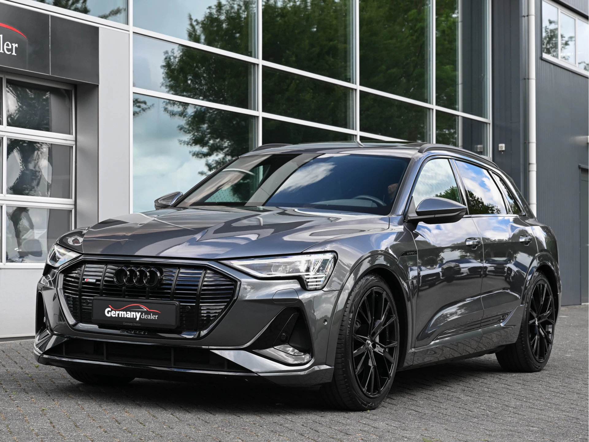 Hoofdafbeelding Audi e-tron