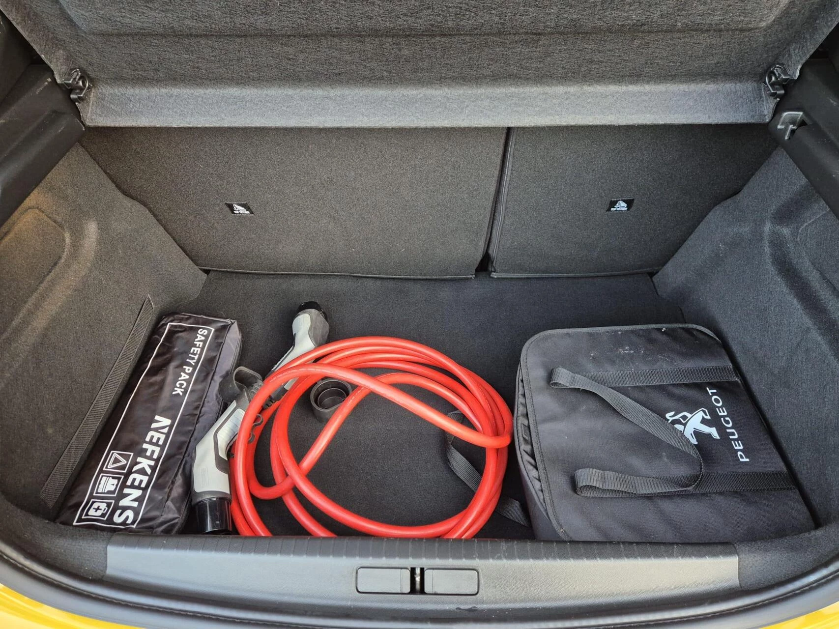 Hoofdafbeelding Peugeot e-208