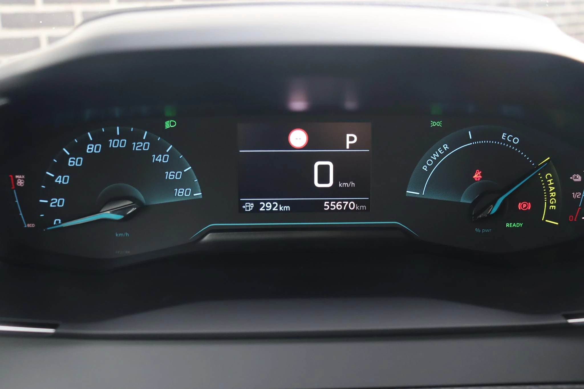 Hoofdafbeelding Peugeot e-208