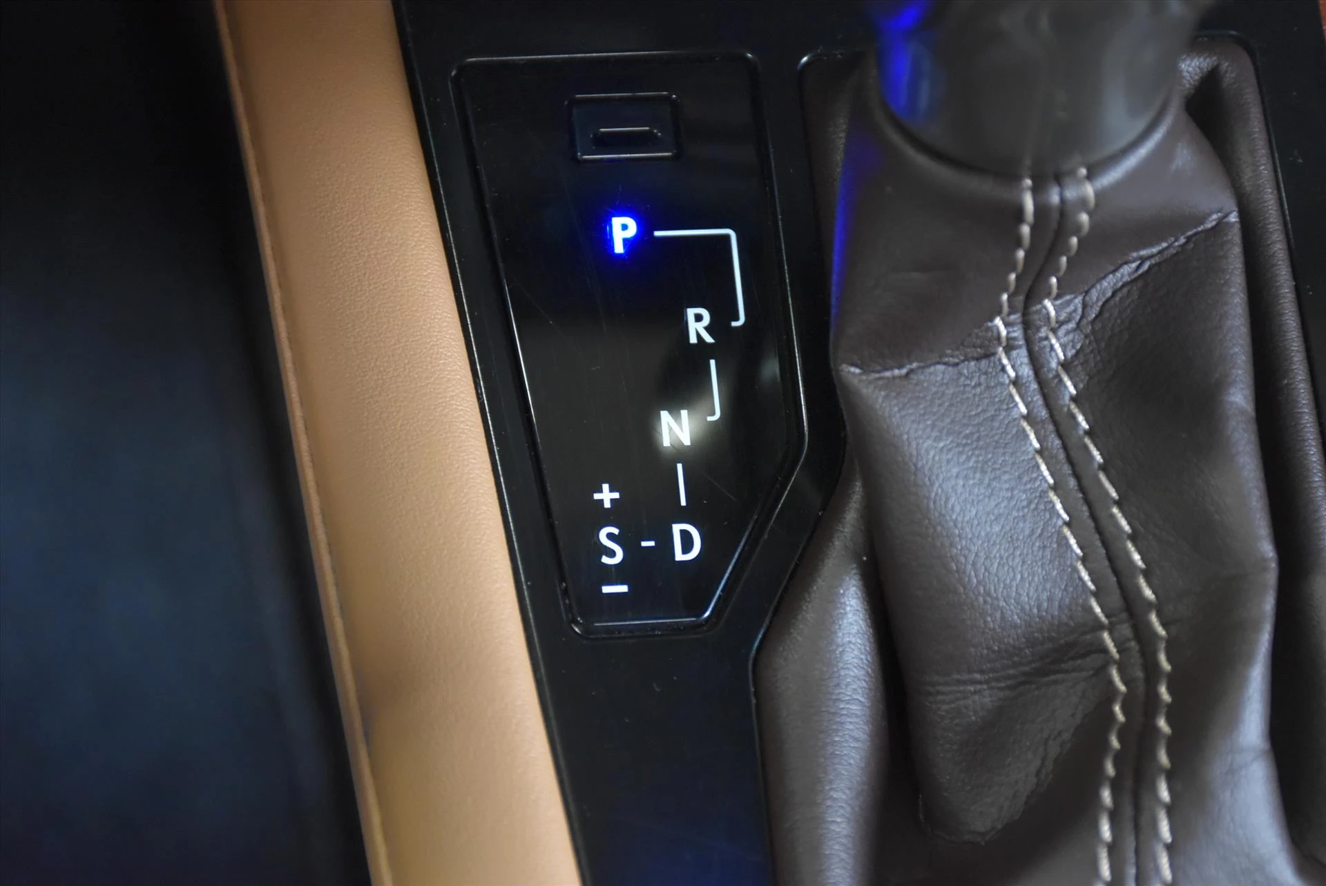 Hoofdafbeelding Lexus RX