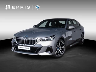 BMW 5 Serie Sedan 530e | M Sportpakket | Glazen Panoramadak | Stuur- en stoelverwarming | Trekhaak Elektrisch | Harman Kardon | Leder