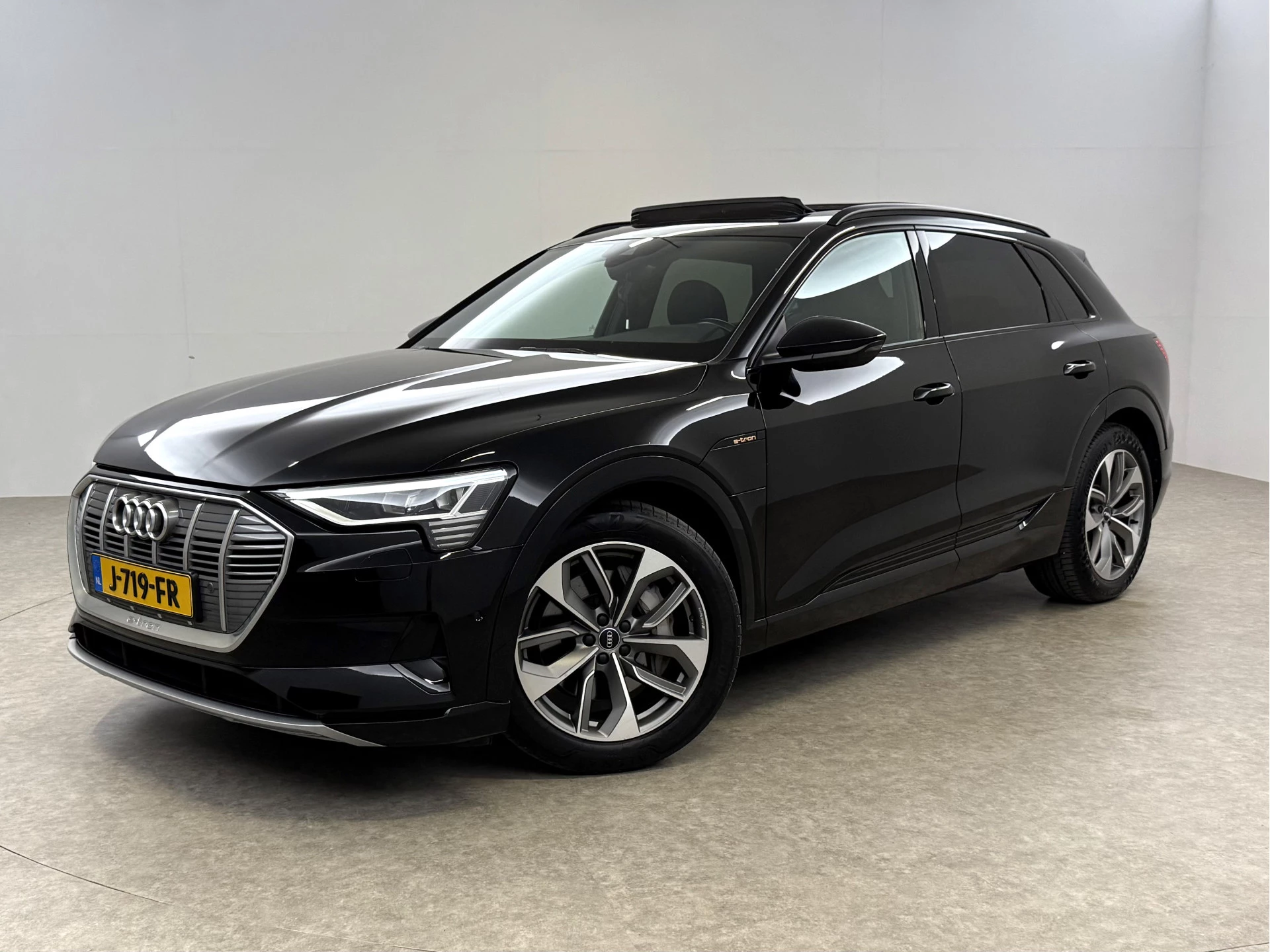 Hoofdafbeelding Audi e-tron