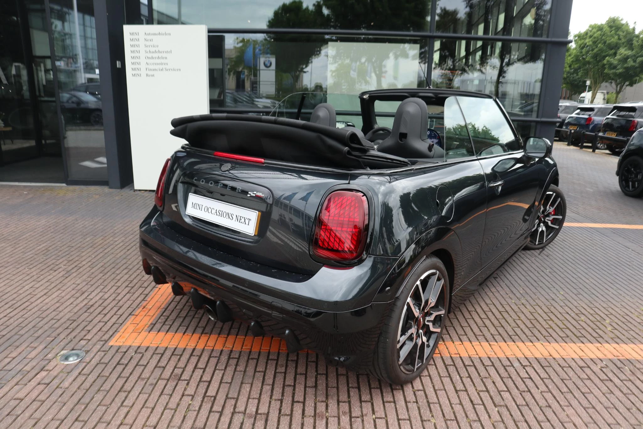 Hoofdafbeelding MINI Cabrio