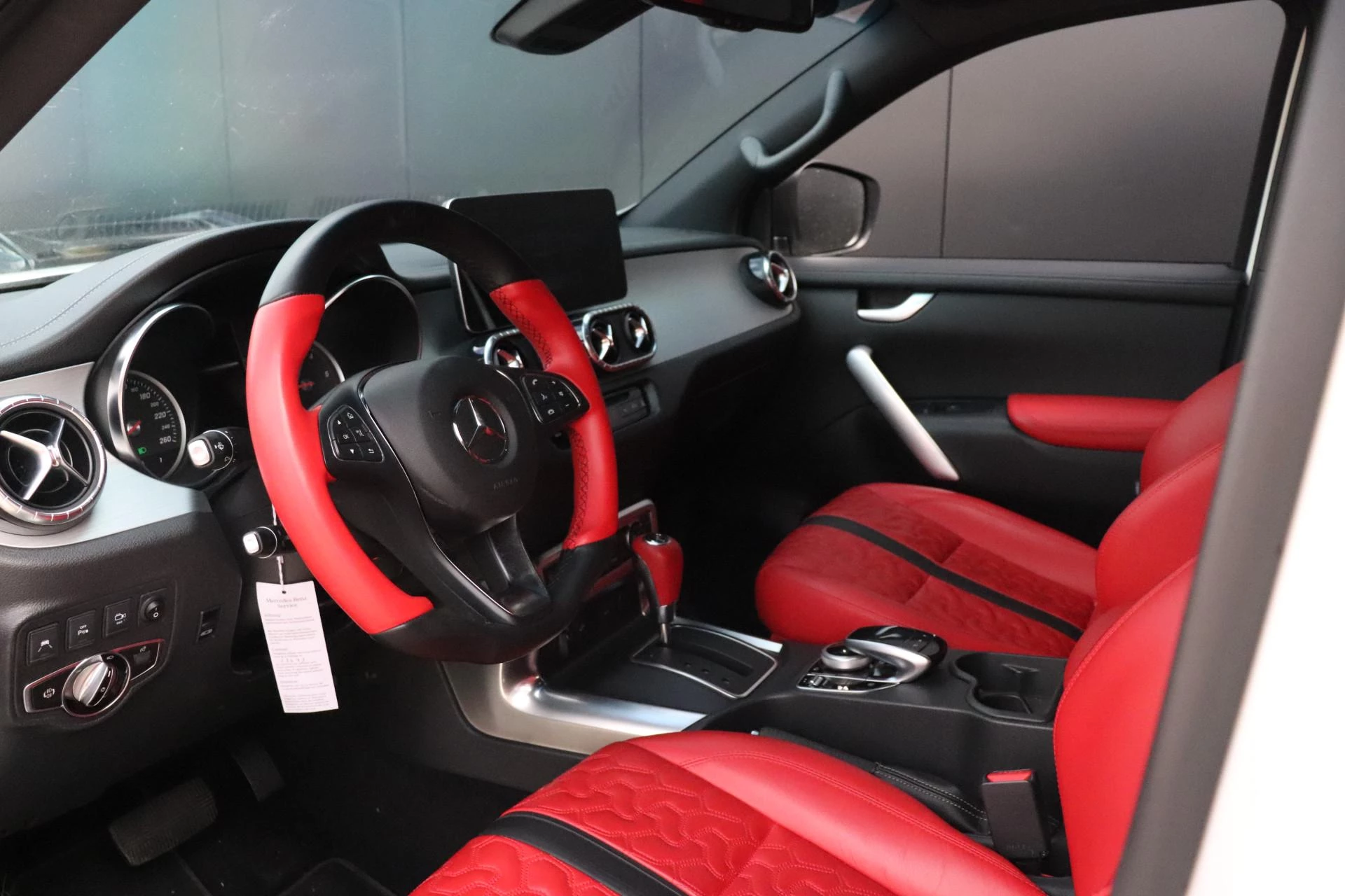 Hoofdafbeelding Mercedes-Benz X-Klasse