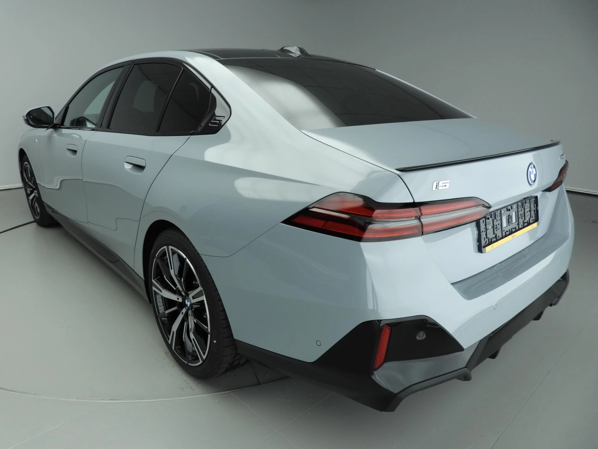 Hoofdafbeelding BMW i5
