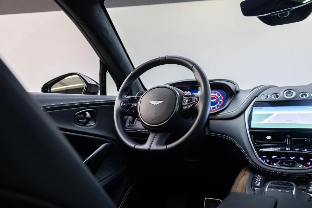Hoofdafbeelding Aston Martin DBX