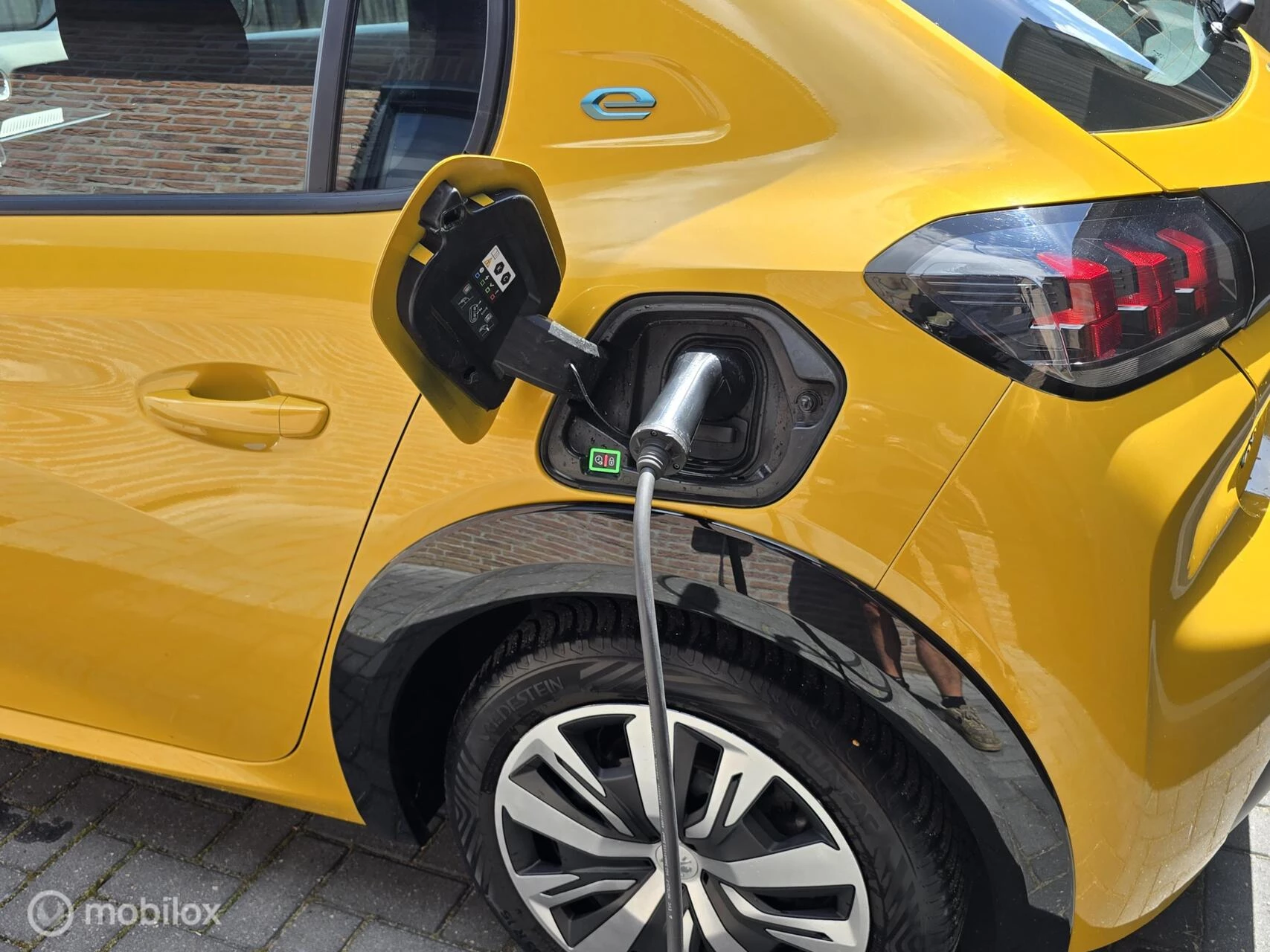 Hoofdafbeelding Peugeot e-208