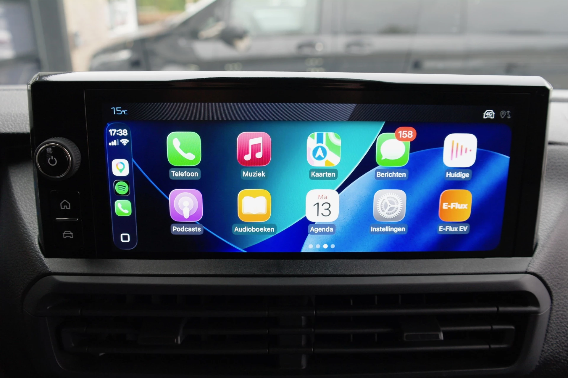 Hoofdafbeelding Peugeot e-Expert