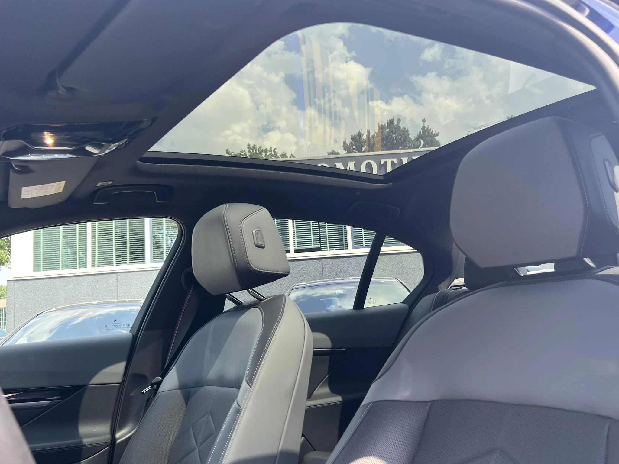 Hoofdafbeelding BMW i5