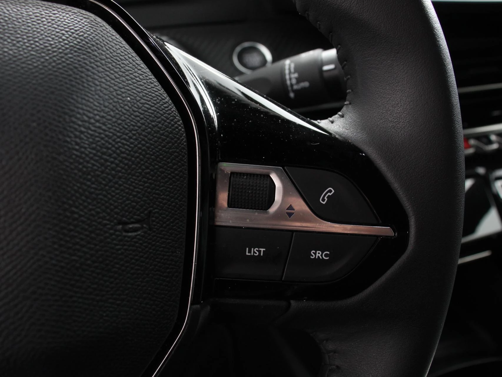 Hoofdafbeelding Peugeot e-2008