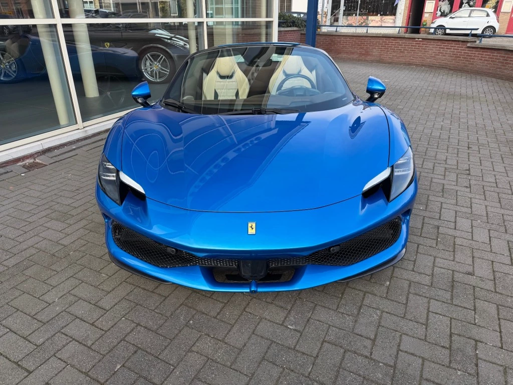 Hoofdafbeelding Ferrari 296