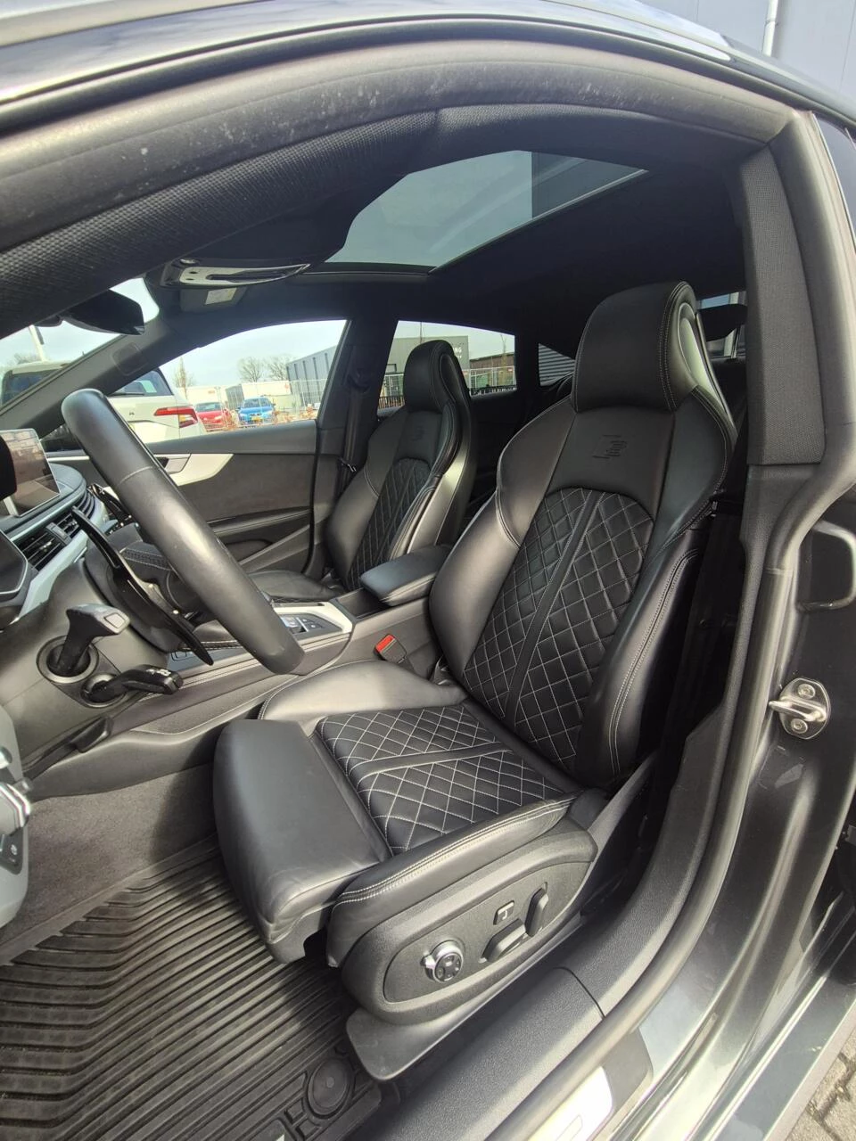 Hoofdafbeelding Audi S5