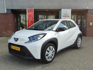 Toyota Aygo X PLAY 5-DEURS APPLE/ANDROID AD-CRUISE AIRCO CAMERA BLUETOOTH NL-AUTO