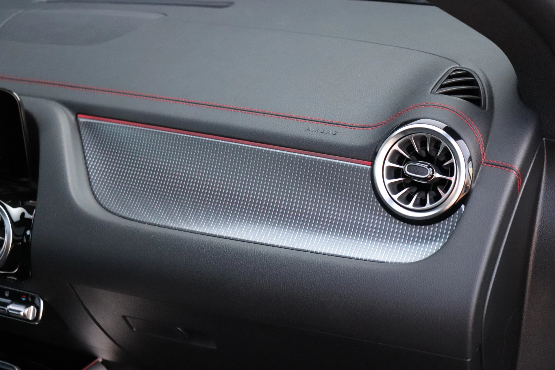 Hoofdafbeelding Mercedes-Benz EQA