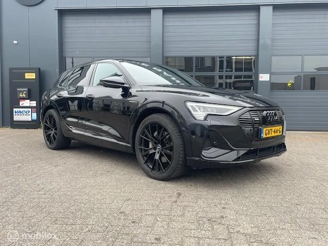 Hoofdafbeelding Audi e-tron