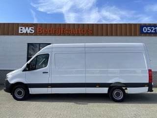 Mercedes-Benz Sprinter 317 1.9 CDI 170pk L3H2 RWD Functional / rijklaar € 33.950 ex btw / lease vanaf € 893 / trekhaak + opstap achter / 270 graden deuren / achteruit rijcamera !