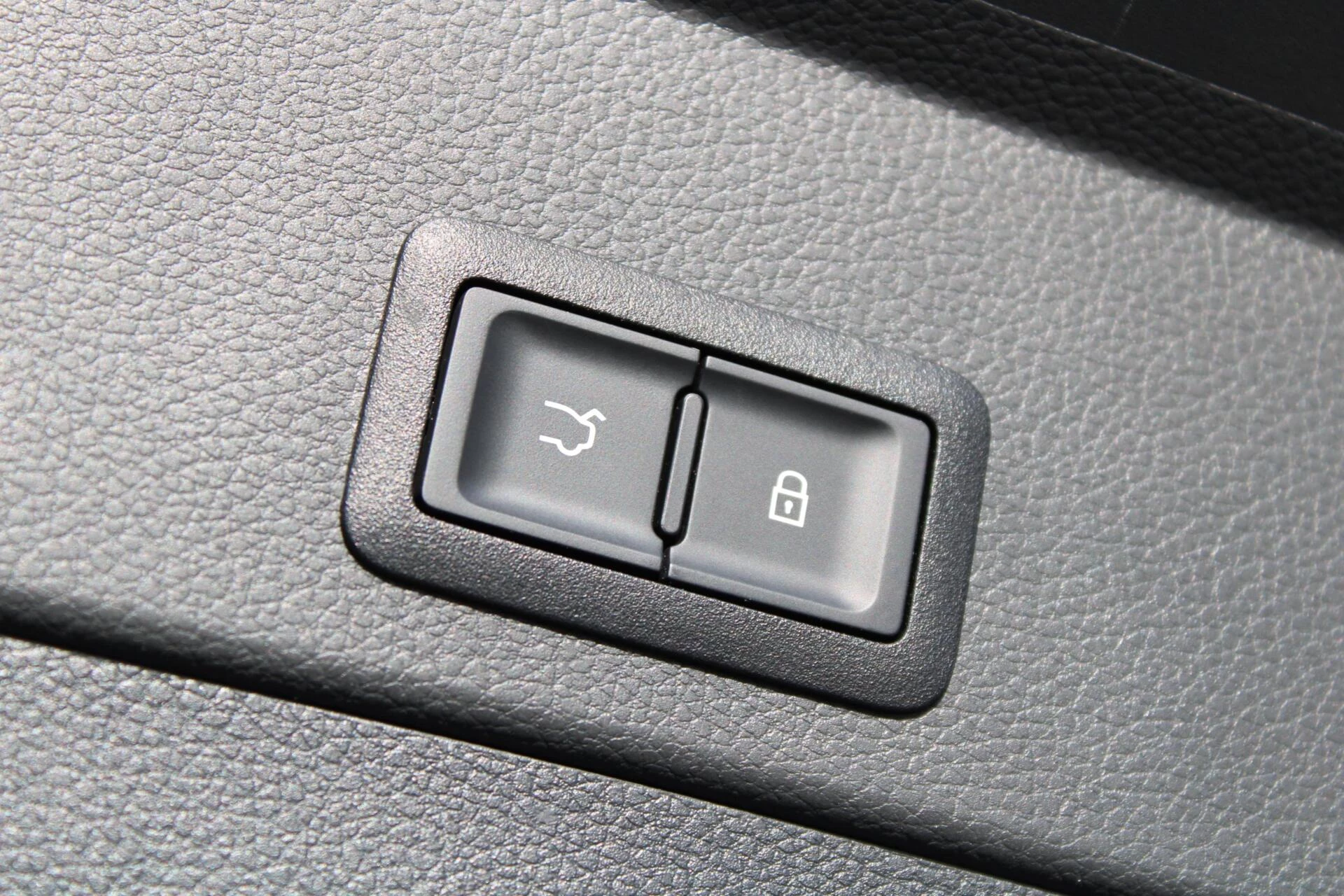 Hoofdafbeelding Hongqi E-HS9