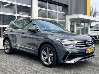 Volkswagen Tiguan 1.4 TSI eHybrid R-Line 245pk Airco Adaptieve cruise controle R-pakket Digitaal display Elektrische achterklep Apple carplay Navigatiesysteem IQ.Licht Keyless start Achterruitrij camera