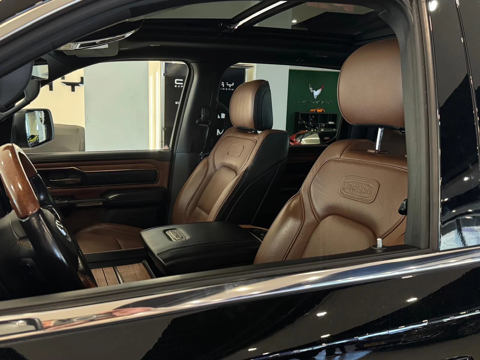 Hoofdafbeelding Dodge Ram Van