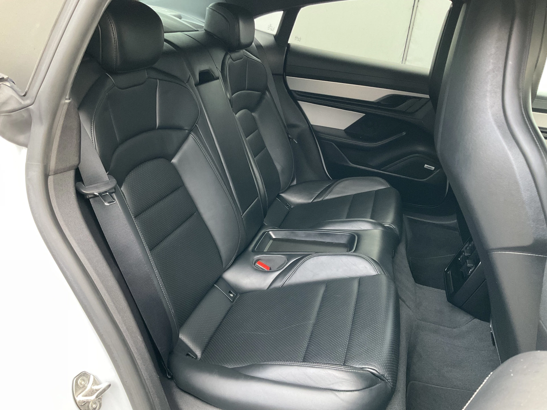 Hoofdafbeelding Porsche Taycan