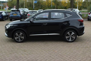 Hoofdafbeelding MG ZS EV MG ZS EV MG Luxury 45 kWh / SoH 89,7% / Panoramadak / Camera / Leder / 17'' / Keyless / Navigatie / ACC / Dodehoek / DAB / Stoelverwarming