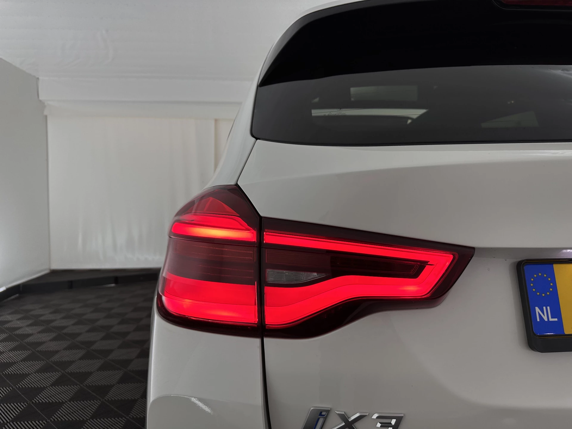 Hoofdafbeelding BMW iX3