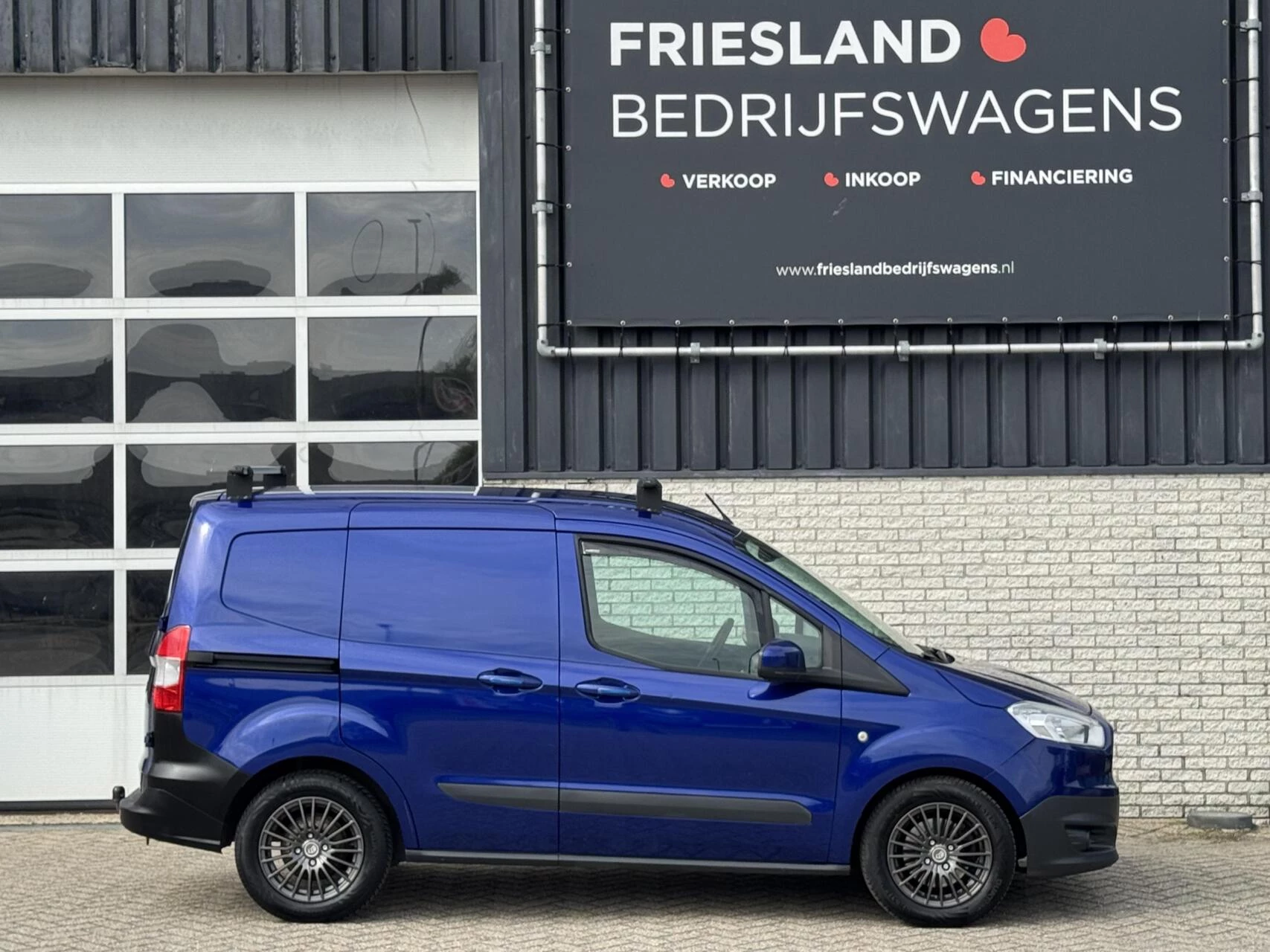 Hoofdafbeelding Ford Transit Courier