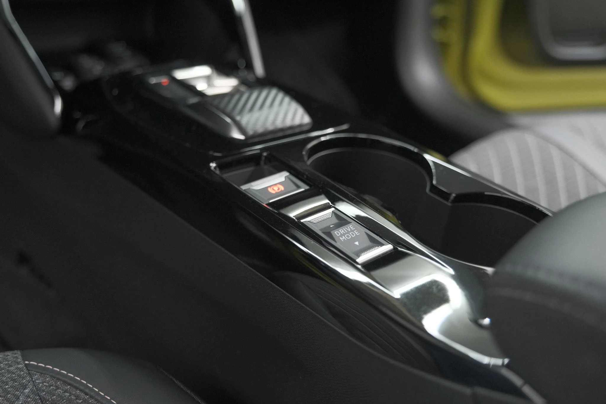 Hoofdafbeelding Peugeot e-208