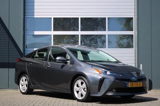 Toyota Prius 1.8 Executive ACC/Schuifdak/Head-Up/Dodehoek/JBL/Keyless/Camera/Navi/Bluetooth/Stoelverwarming/PDC/Leder/LED/17"LM