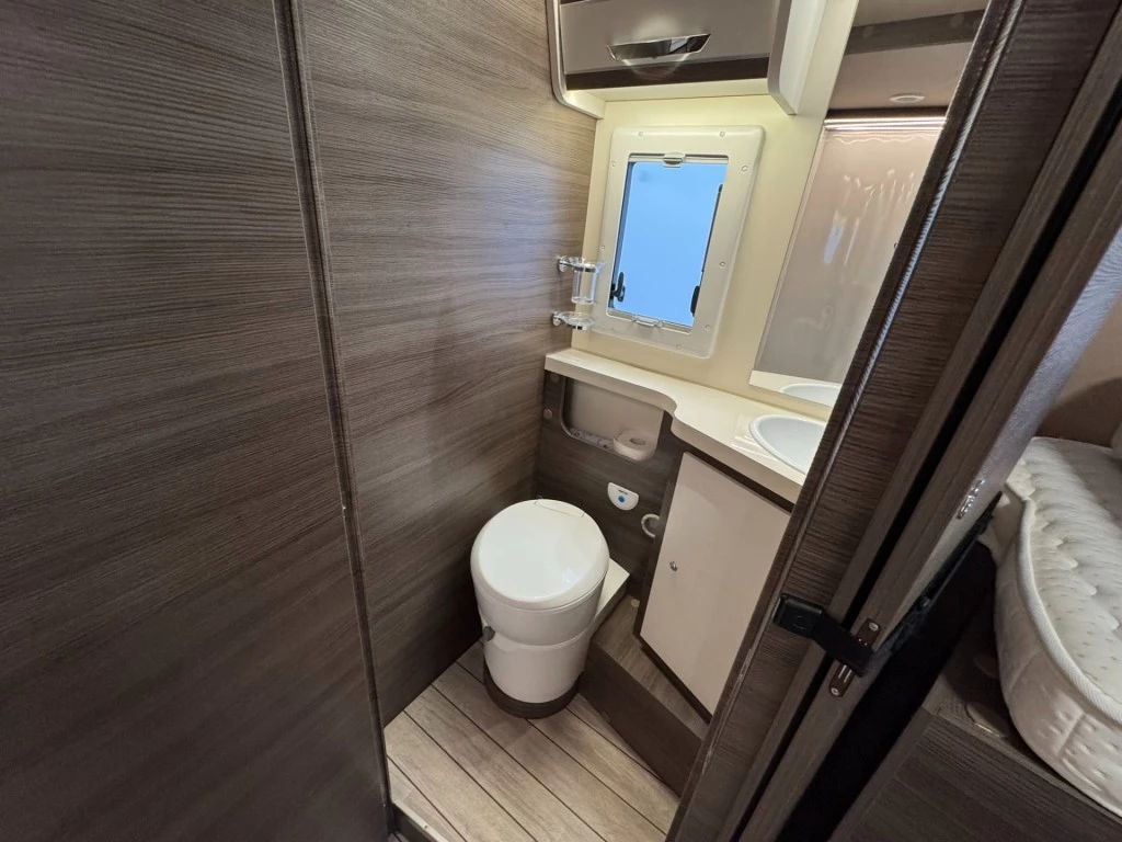 Hoofdafbeelding McLouis Carat 473