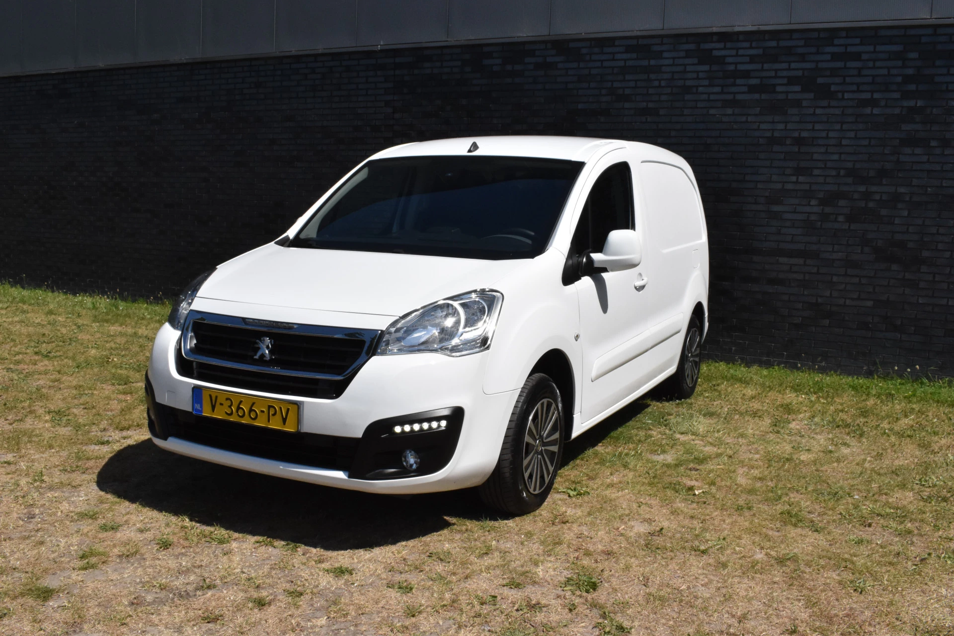 Hoofdafbeelding Peugeot Partner